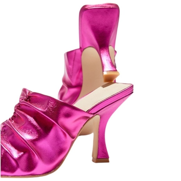 New with tags UO Zoey Ruched Mule Heel Color: Pink Size:6 - Picture 5 of 15